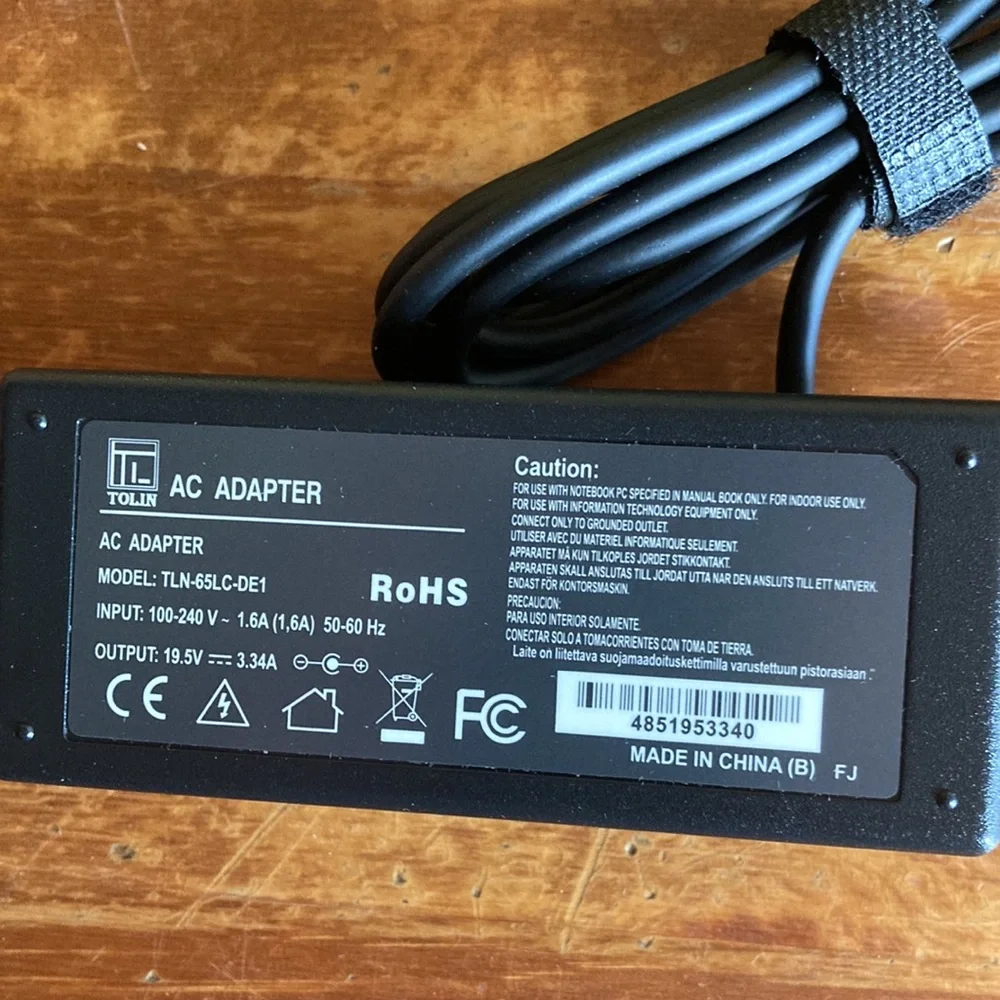 NIB Tolin notebook AC power adapter